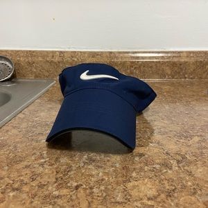 Navel blue Nike sun hat